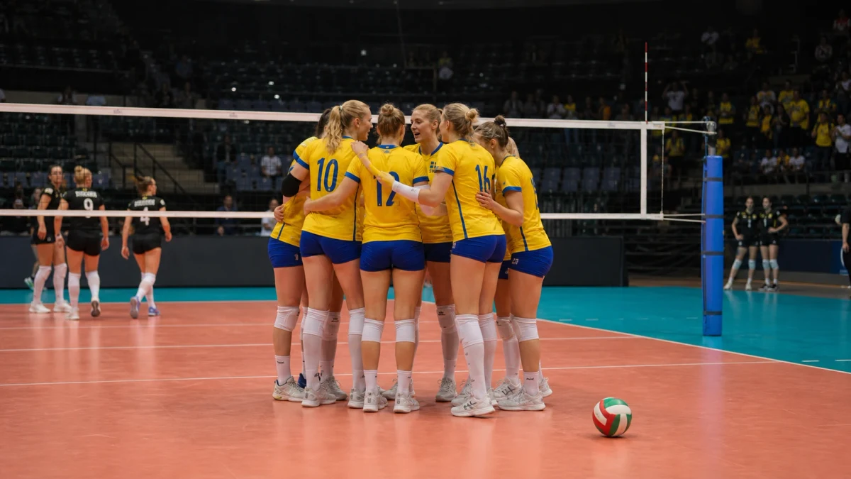 Sveriges damlandslag samlat vid nätet i gula tröjor och blå shorts.