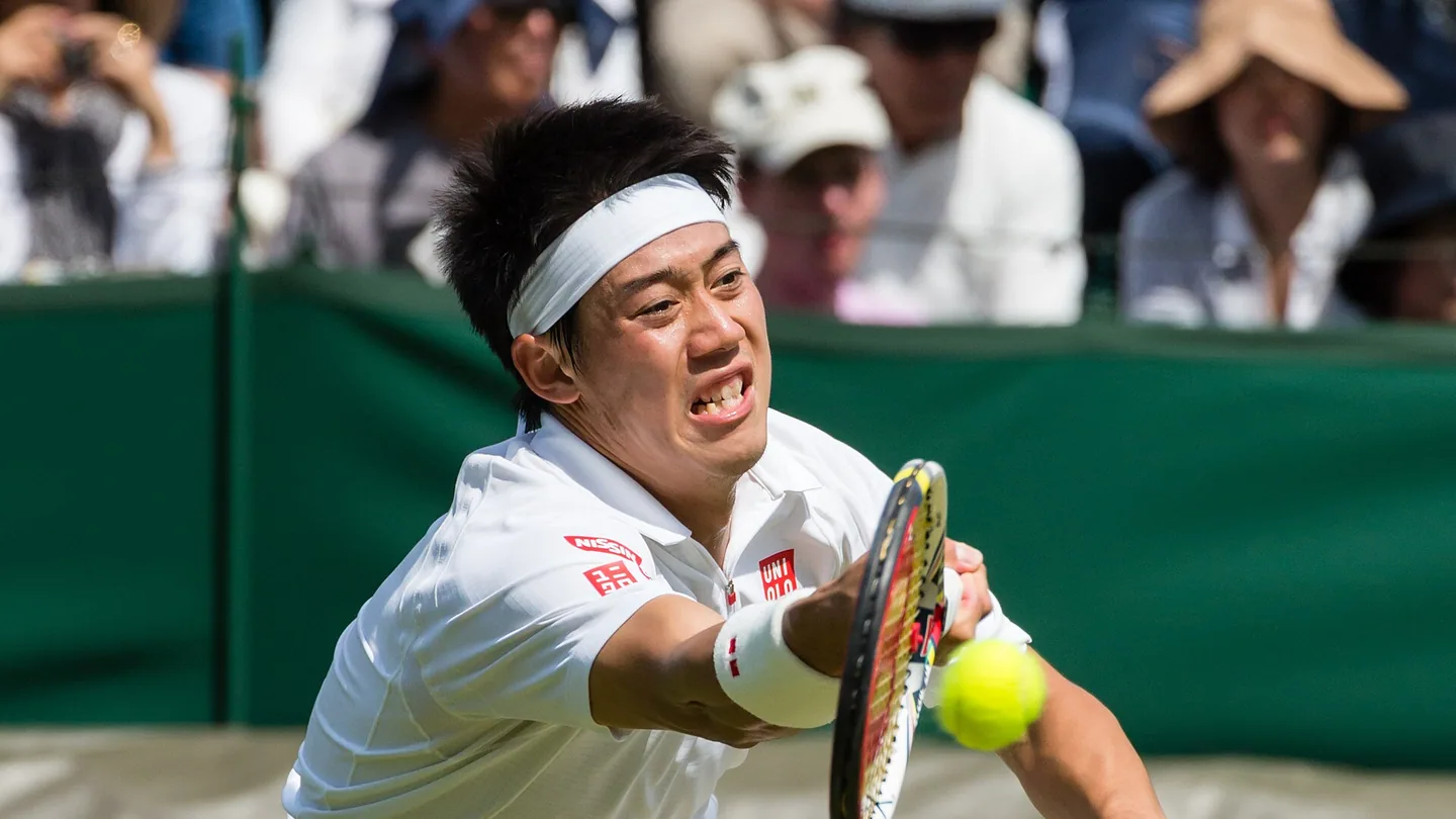 Kei Nishikori spelar Wimbledon 2013.